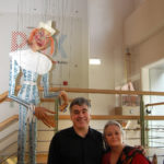 El director del museo de PuK, Markus Dorner, con la vicepresidenta de UNIMA, Karen Smith.