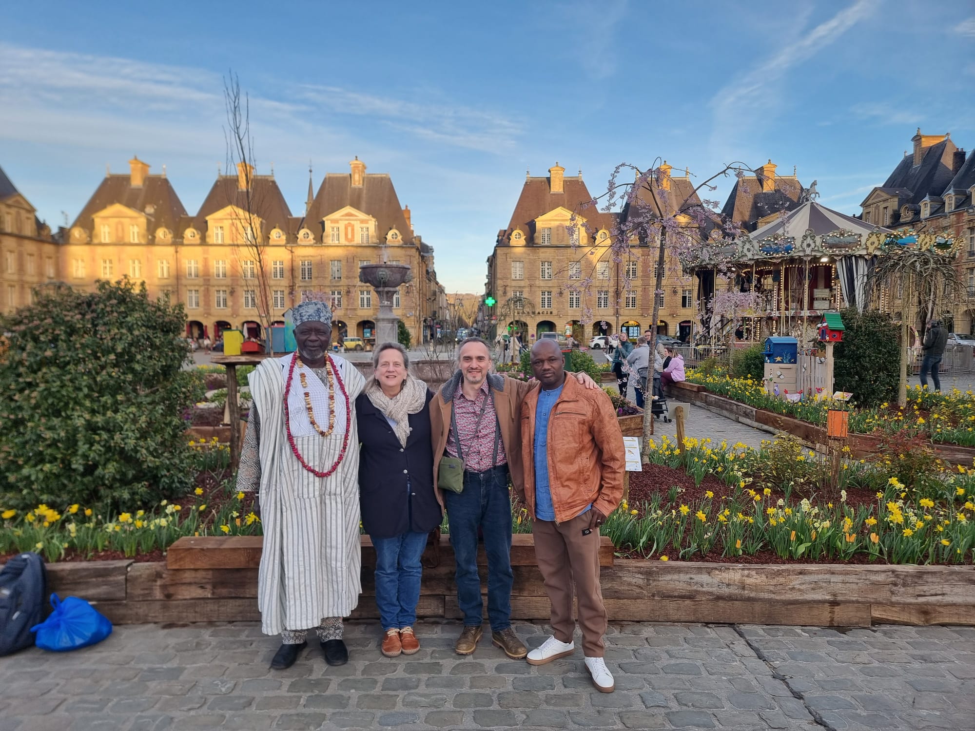 Le Président et le Trésorier de l'UNIMA accueillant Yaya Coulibaly à Charleville-Mézières